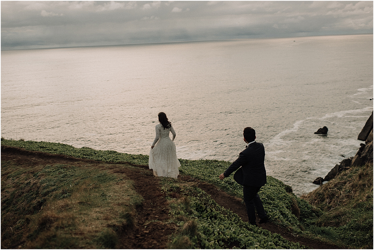 epic cliffside oregon coast elopement inspired engagement session